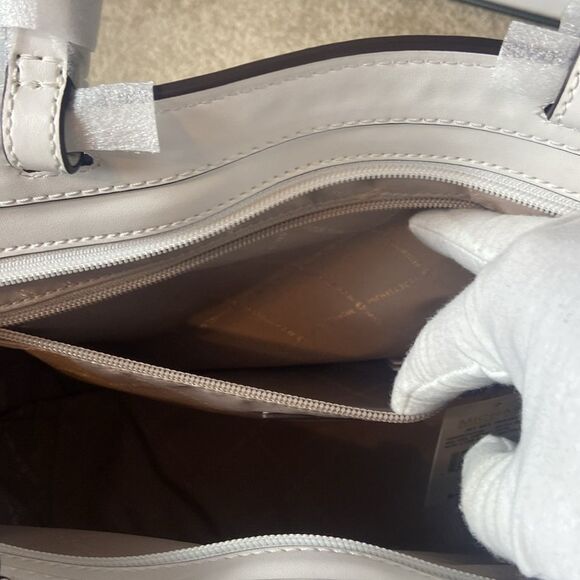 BNWT - MICHAEL KORS JET SET TRAVEL TOTE OPTIC WHITE - Picture 8 of 9